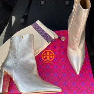 New!! Tory Burch botties